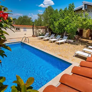  Ferienhaus Olive House